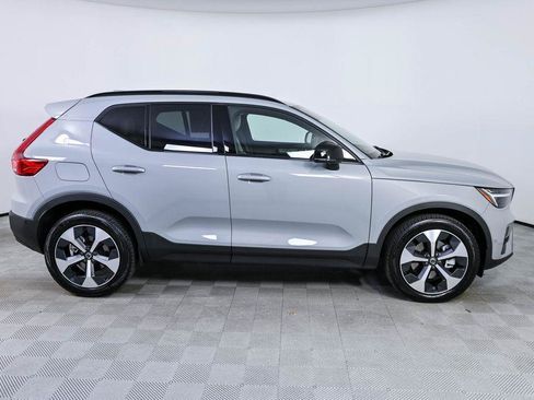 Certified 2026 Volvo XC40 B5 Plus AWD/4WD image 28