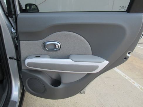 Used 2017 Kia Soul EV-e image 19