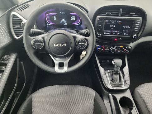 Used 2025 Kia Soul S FWD image 22
