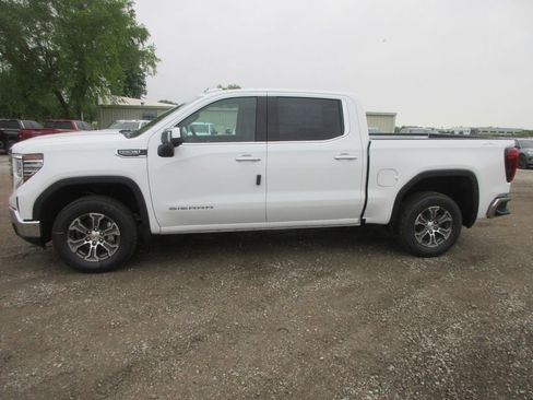 New 2026 GMC Sierra 1500 SLT AWD/4WD image 9