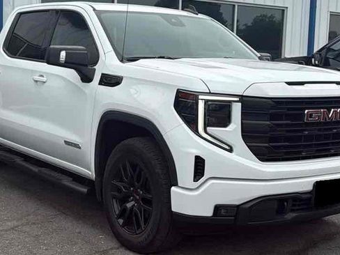 Used 2022 GMC Sierra 1500 Elevation AWD/4WD image 3