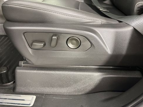 Used 2022 Chevrolet Silverado 1500 LTZ w/ LTZ Convenience Package II AWD/4WD image 26