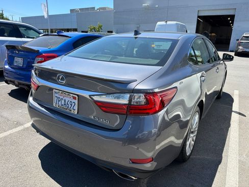 Used 2016 Lexus ES 350 w/ Luxury Package w/Wood Trim FWD image 4