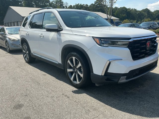 Used 2023 Honda Pilot Elite image 2