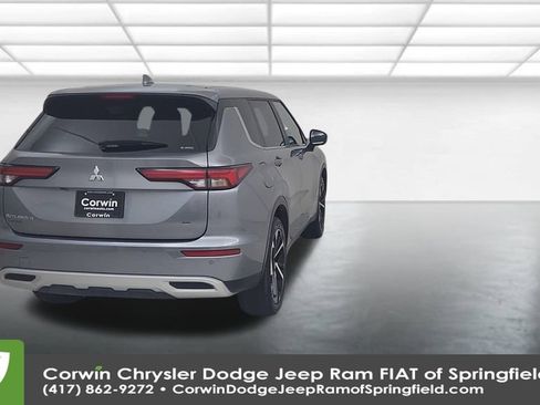 Used 2024 Mitsubishi Outlander SE image 13