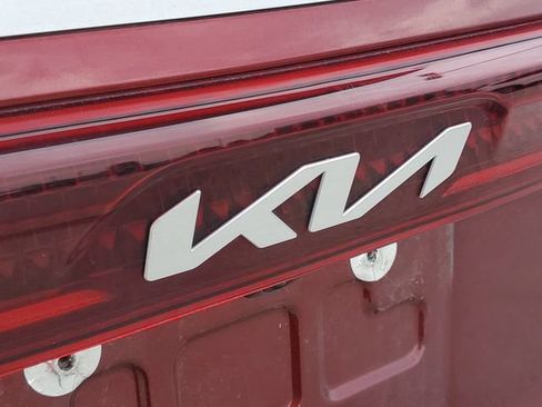 Used 2024 Kia Carnival SX Prestige FWD image 5