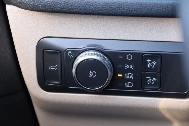 Certified 2020 Ford Escape SEL FWD image 23
