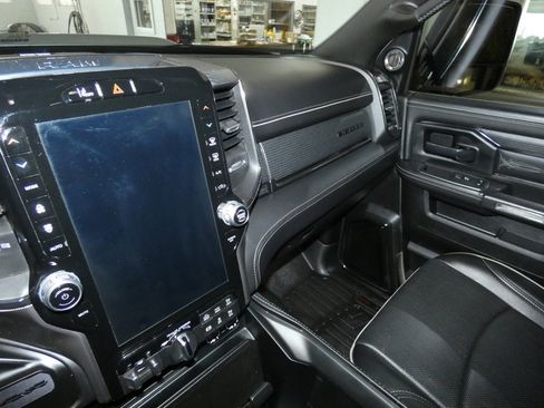 Used 2024 RAM 2500 Limited image 11