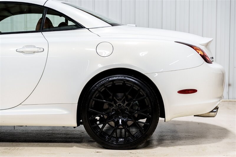 Used 2005 Lexus SC 430 Convertible RWD image 4
