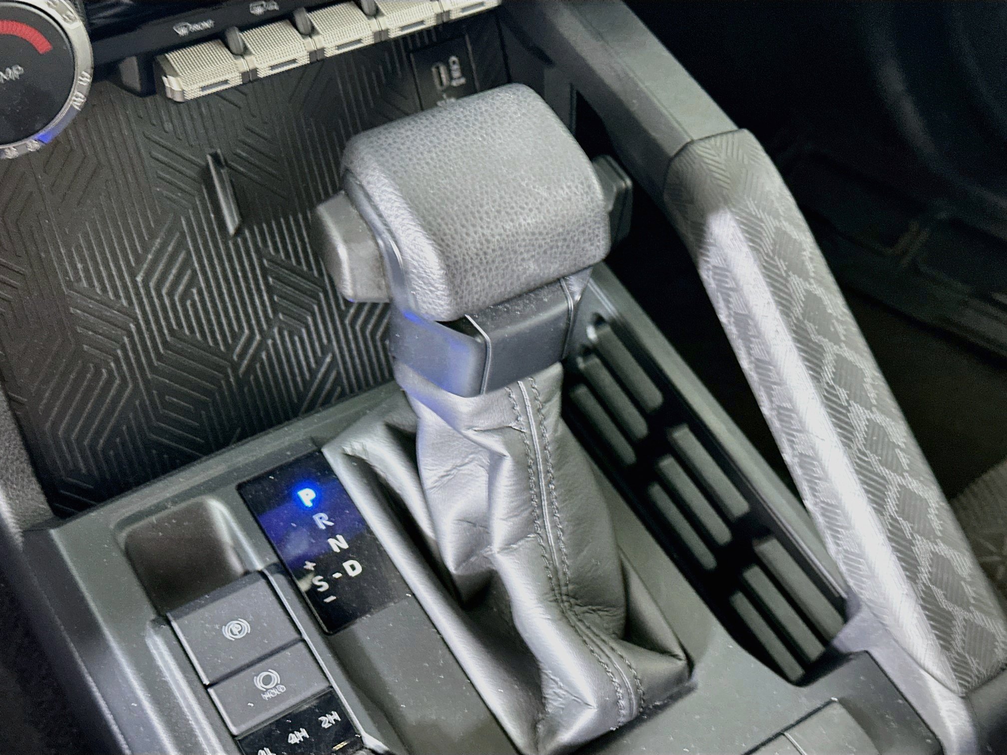 Used 2025 Toyota 4Runner SR5 AWD/4WD image 25