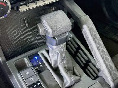 Used 2025 Toyota 4Runner SR5 AWD/4WD image 25