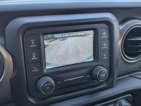 Used 2018 Jeep Wrangler Unlimited Sport S AWD/4WD image 17