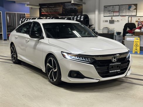 Used 2022 Honda Accord Sport image 3