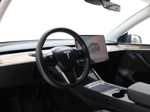 Used 2023 Tesla Model Y Long Range image 14