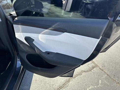 Used 2026 Tesla Model Y Premium image 18