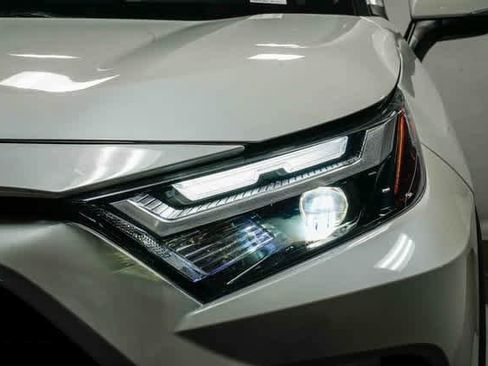 Certified 2022 Toyota RAV4 XLE Premium image 7