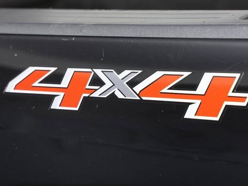 Used 2017 Chevrolet Colorado LT w/ Luxury Package, Chrome image 3