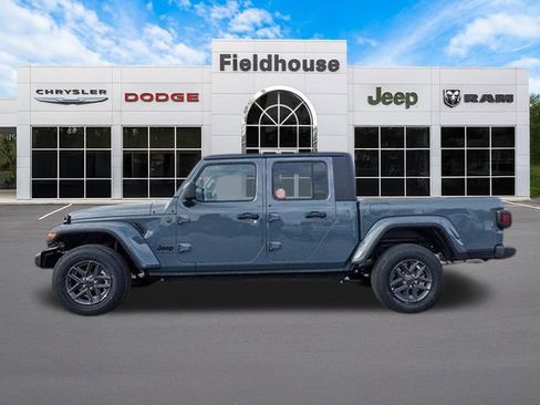 New 2025 Jeep Gladiator Sport AWD/4WD image 8
