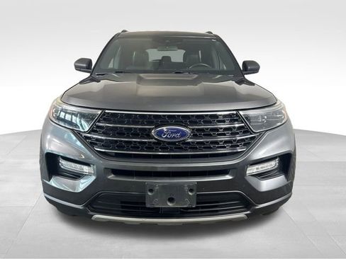 Used 2020 Ford Explorer XLT w/ Equipment Group 202A image 9