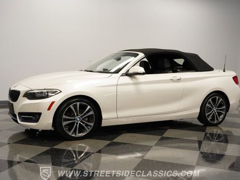 Used 2017 BMW 230i Convertible image 6