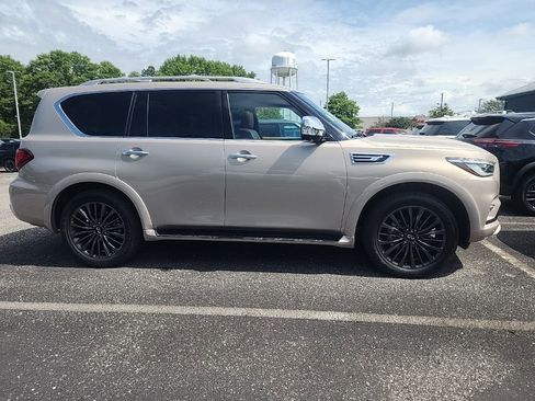 Used 2024 INFINITI QX80 Sensory w/ Cargo Package AWD/4WD image 3