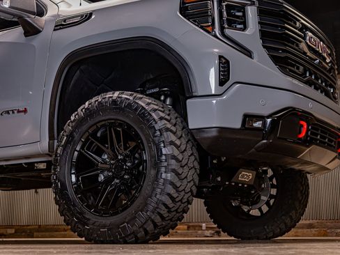 Used 2024 GMC Sierra 1500 AT4 w/ Technology Package image 16