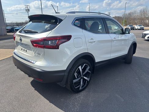 Used 2022 Nissan Rogue Sport SL w/ Premium Package image 4