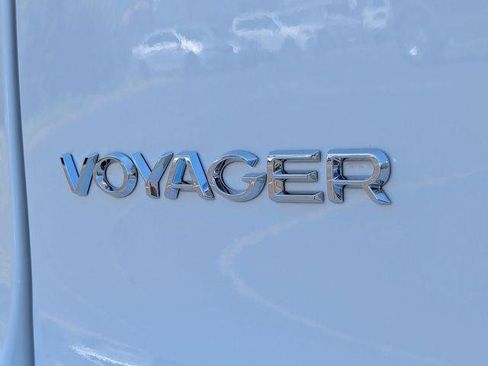 Used 2023 Chrysler Voyager LX FWD image 34
