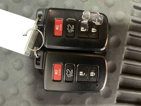 Used 2018 Toyota Highlander Limited AWD/4WD image 20