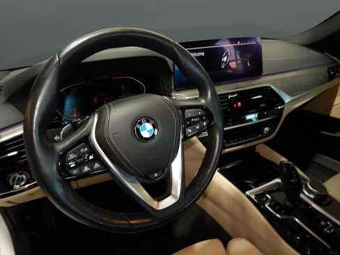 Used 2022 BMW 530i xDrive AWD/4WD image 12