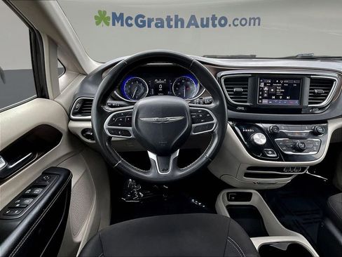 Used 2023 Chrysler Voyager LX FWD image 11