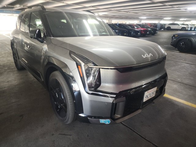 Certified 2024 Kia EV9 GT-Line AWD/4WD image 2