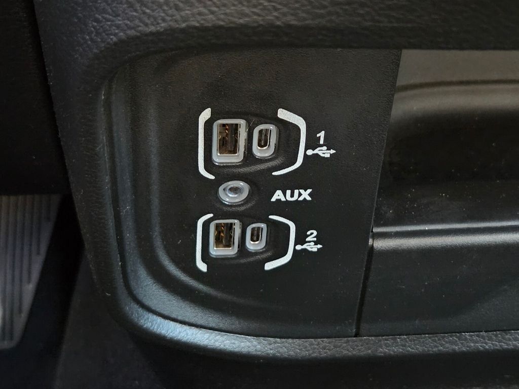 Used 2024 RAM 2500 Laramie w/ Safety Group AWD/4WD image 32