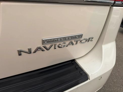 Used 2014 Lincoln Navigator L 4WD w/ Equipment Group 101A image 8