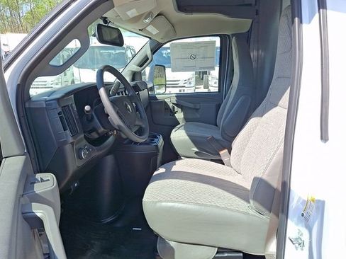 New 2026 Chevrolet Express 4500 w/ Power Convenience Package RWD image 5