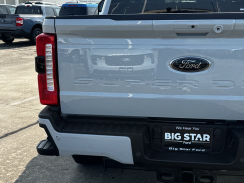 New 2026 Ford F250 Lariat w/ Black Appearance Package AWD/4WD image 11