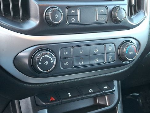 Used 2019 Chevrolet Colorado LT w/ LT Convenience Package image 17