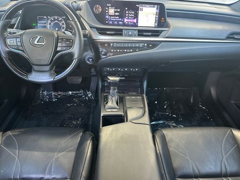Used 2019 Lexus ES 300h FWD image 17