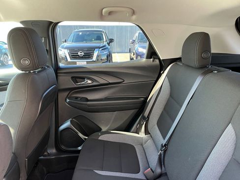 Used 2025 Chevrolet TrailBlazer LT image 36