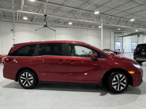 New 2026 Honda Odyssey EX-L image 2