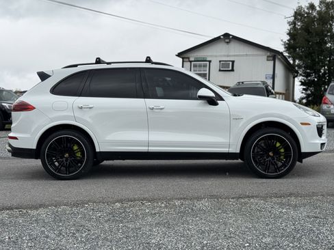 Used 2018 Porsche Cayenne S Platinum image 2