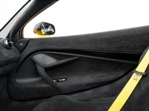 Used 2024 McLaren 750S Spider image 25