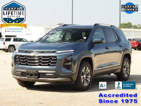 Used 2025 Chevrolet Equinox LT w/ Convenience Package II FWD image 3