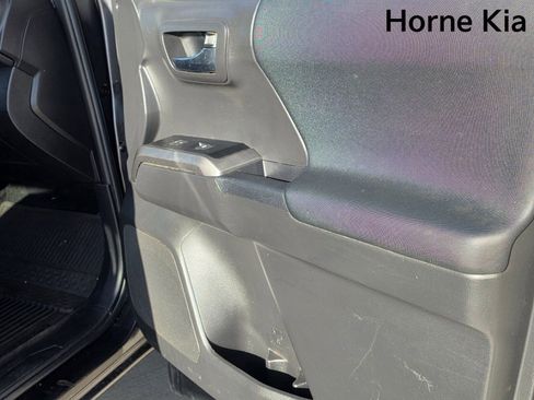 Used 2023 Toyota Tacoma TRD Sport image 31