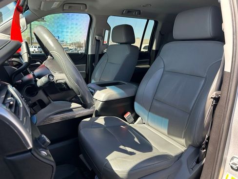 Used 2018 Chevrolet Suburban LT image 15