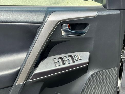 Used 2018 Toyota RAV4 XLE w/ Plus Extra Value Package image 20