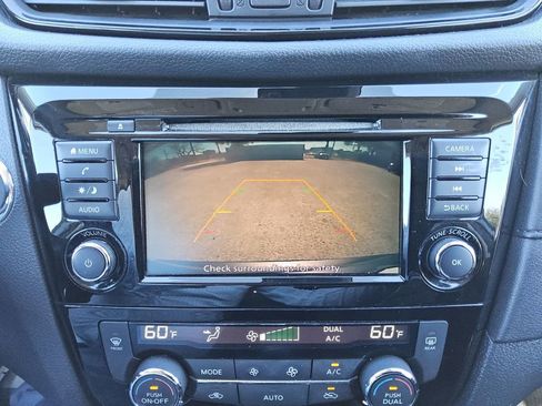 Used 2019 Nissan Rogue SV image 20