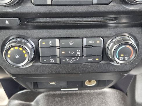 Used 2017 Ford F250 XLT AWD/4WD image 18