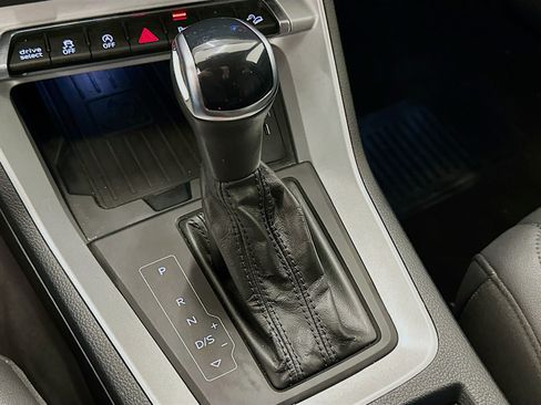 Used 2024 Audi Q3 2.0T Premium image 24