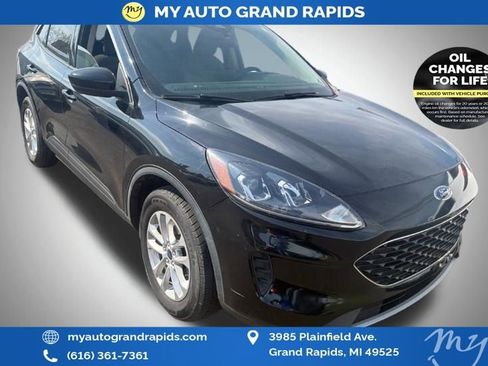 Used 2020 Ford Escape SE image 1